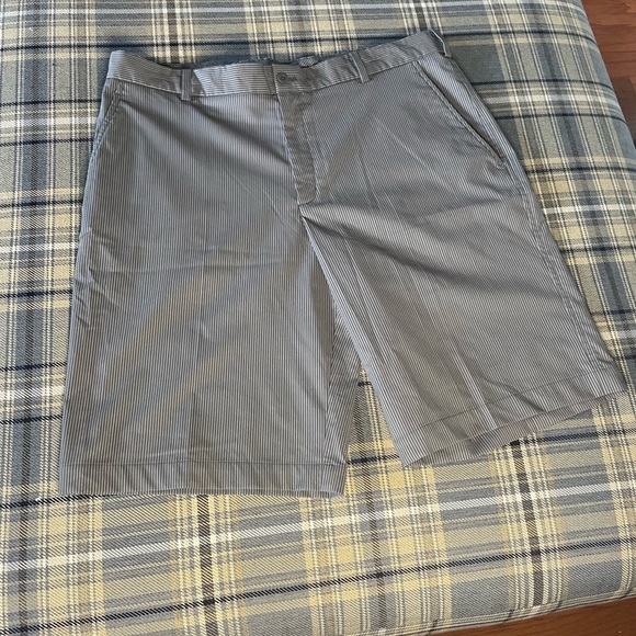 Nike Golf Pinstripe shorts - Picture 1 of 7